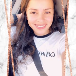 Meet your Posher, Dina